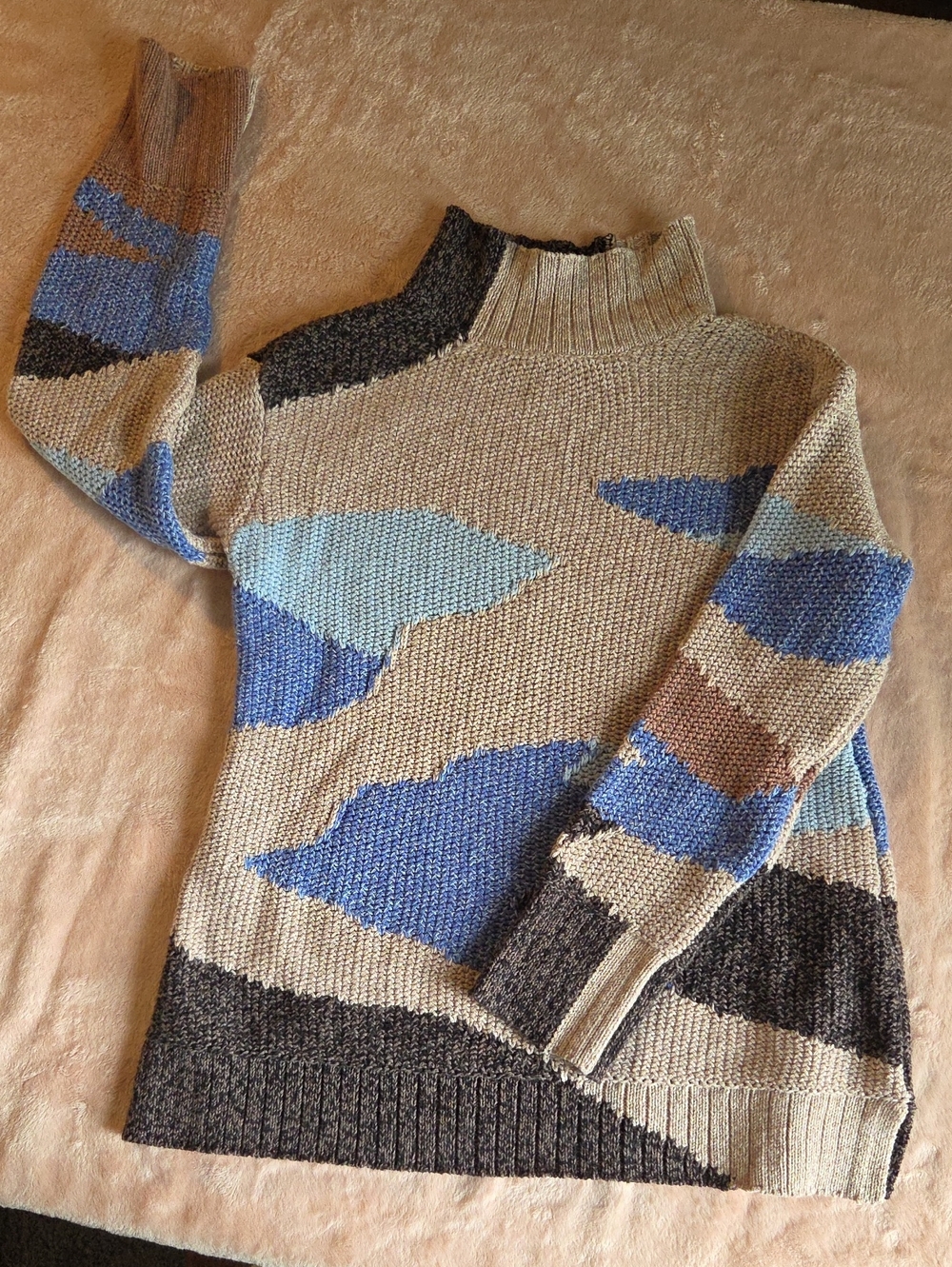 NIC+ZOE Neutral Cream Turtleneck Sweater with Blue Pattern